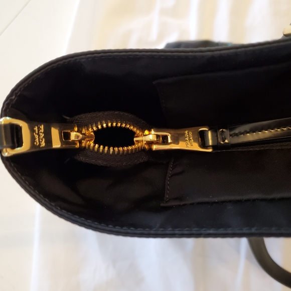 Designer Bag (Prada) - Picture 7 of 11